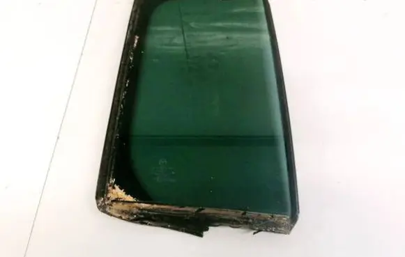 Rear vent window glass