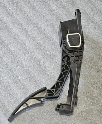 Mercedes-Benz GL X164 Accelerator throttle pedal A1643000004