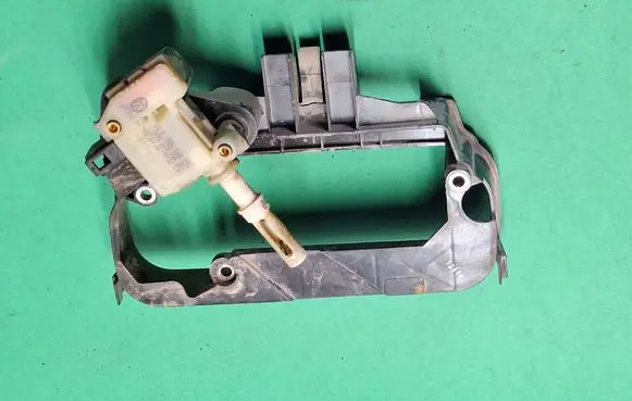 Volkswagen Caddy Tailgate opening switch 7E5827315