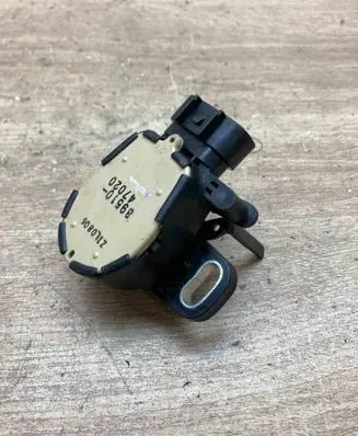 Toyota Prius (XW30) Clutch pedal sensor 8951047020 Z1L0806