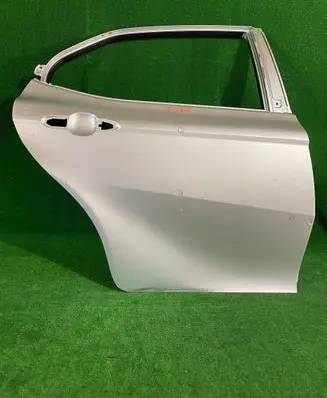 Toyota Camry VIII XV70 Rear door