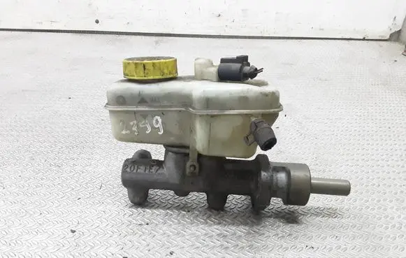 Skoda Fabia Mk1 (6Y) Master brake cylinder X5617