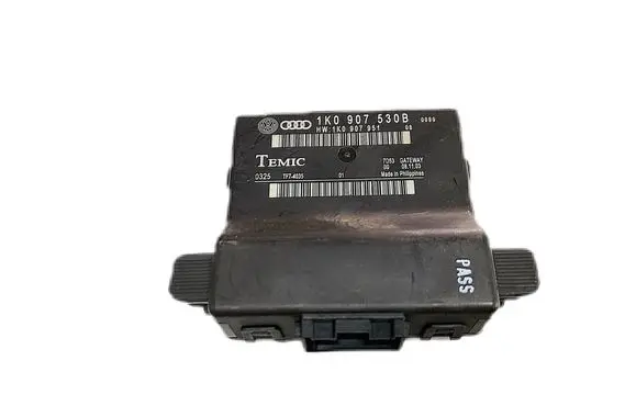 Audi A4 S4 B7 8E 8H Gateway control module 1K0907530B