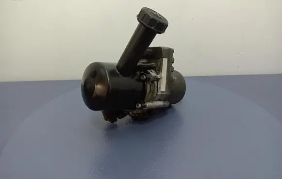 Peugeot 407 Power steering pump 9682527780