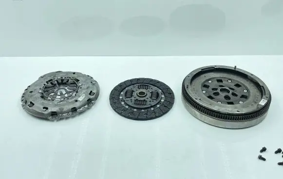 Volkswagen Touran III Clutch set kit 06E141025A