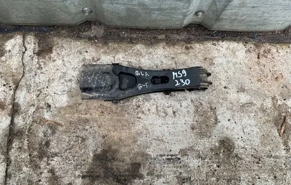 Rear upper control arm/wishbone