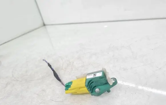 Volkswagen PASSAT B6 Airbag deployment crash/impact sensor 3C0909606