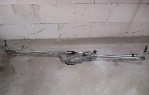 Chevrolet Volt II Front wiper linkage and motor 3397021997