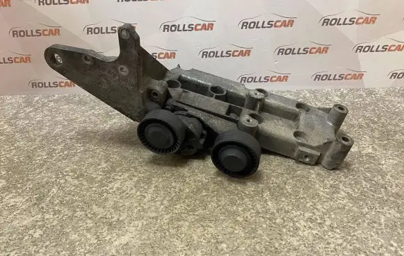 Volvo S60 Engine mounting bracket 8642196