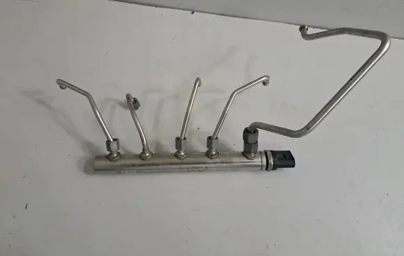 BMW 3 F30 F35 F31 Fuel main line pipe 7585411