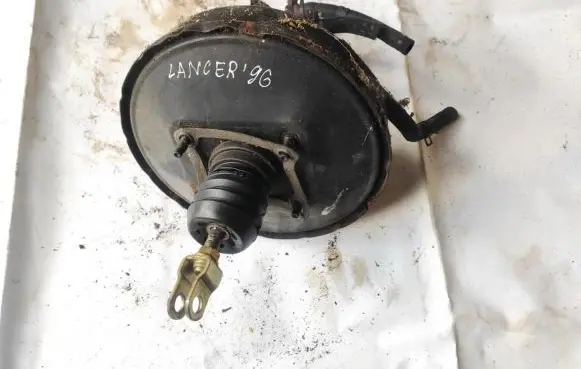Mitsubishi Carisma Brake booster MB858850