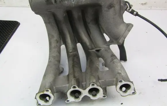 Volkswagen PASSAT B5 Intake manifold 050133223D