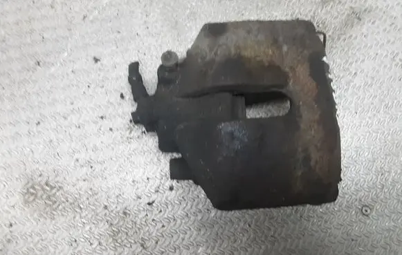 Volkswagen PASSAT B6 Front brake caliper