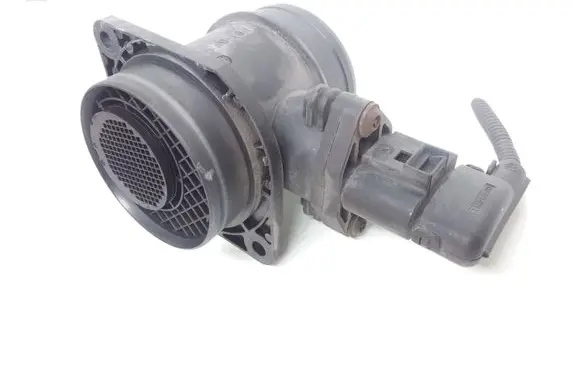 Skoda Octavia Mk2 (1Z) Mass air flow meter 0281002531 038906461B