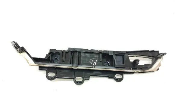 BMW 5 G30 G31 Other engine bay part 8795725 58650910 6113