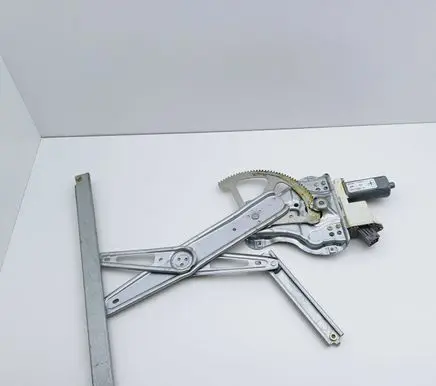 Toyota Avensis T250 Front door window regulator with motor 6981005050