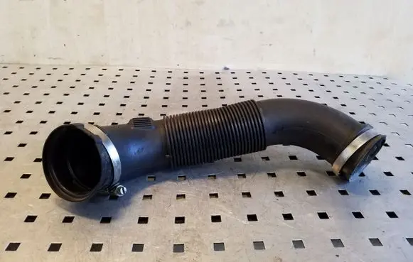 Opel Astra J Air intake duct part 315875880 13254585