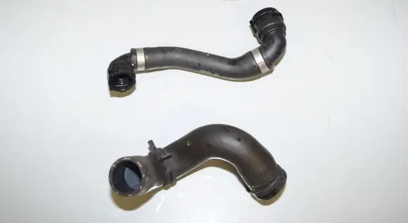 BMW 2 F45 Engine coolant pipe/hose 7617368 7617380 17127617368