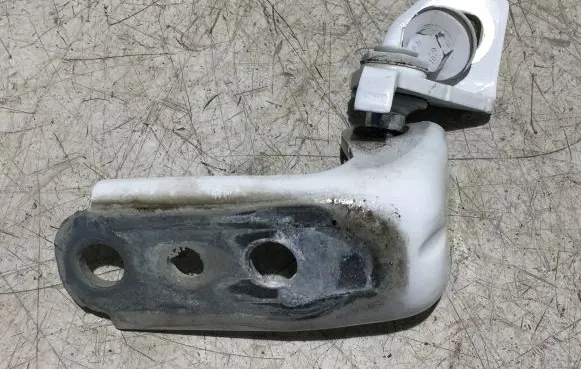 Ford Courier Front door upper hinge ET767822800AB