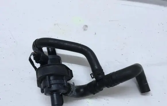 Skoda Fabia Mk2 (5J) Thermostat housing 