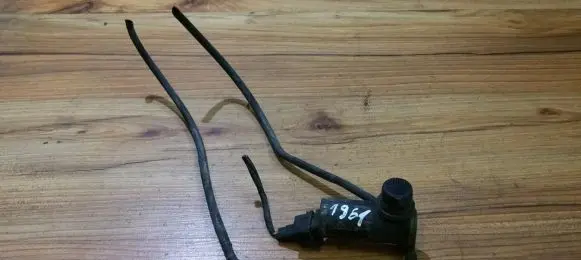 Ford Focus Windscreen/windshield washer pump 93bb17k624ba d00la