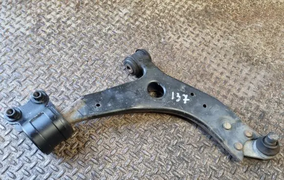 Ford Kuga I Front lower control arm/wishbone