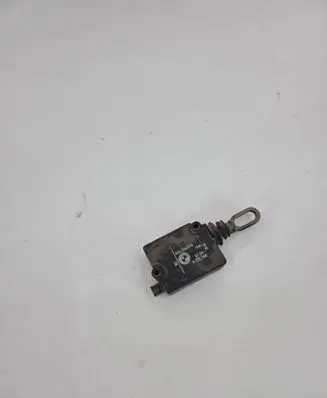BMW 7 E38 Fuel tank cap lock 40620493 8235748