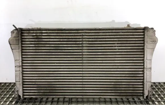 Toyota Avensis T270 Intercooler radiator JD127100-3521