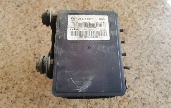 Seat Toledo IV (NH) ABS Pump 1S0614517F