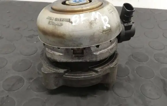 Audi A8 S8 D3 4E Engine mount vacuum valve 4E0199381 8D0199379L