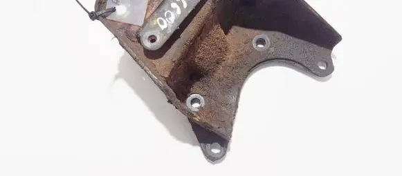 Volvo S40, V40 Engine mounting bracket 611142