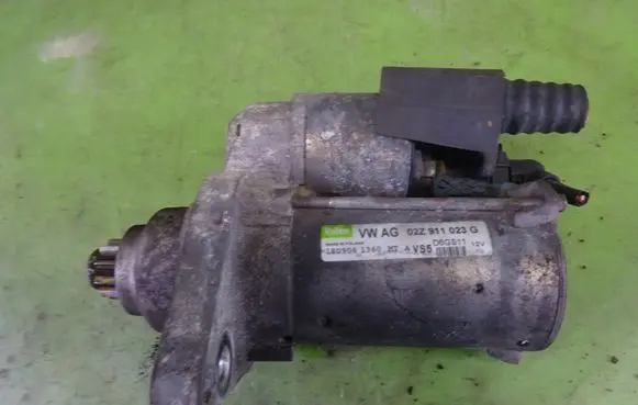 Volkswagen Golf Plus Starter motor 02Z911023G