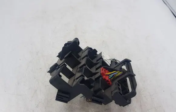 Audi A6 S6 C6 4F Other devices 8D0937083