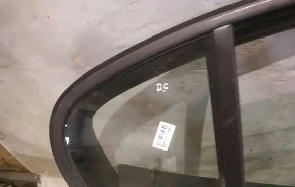 Renault Laguna III Rear vent window glass AS2