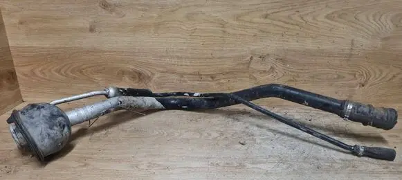 Volvo XC70 Fuel tank filler neck pipe 8624705