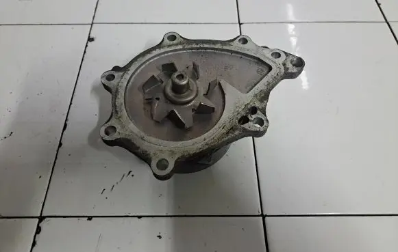 Toyota Avensis T270 Water pump