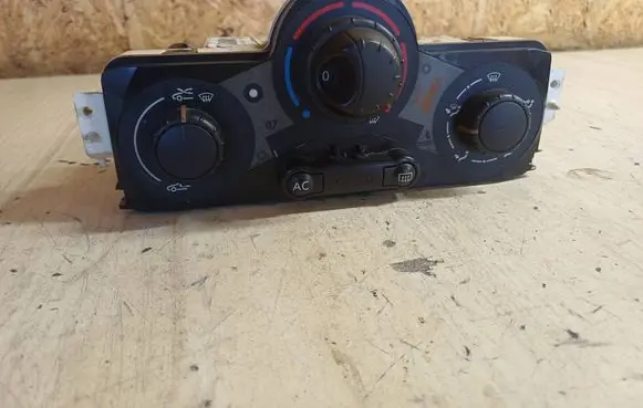 Renault Megane II Climate control unit 89420001