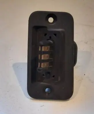 Sliding door contact joint