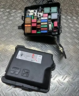 Citroen C3 Fuse box set 9671924480