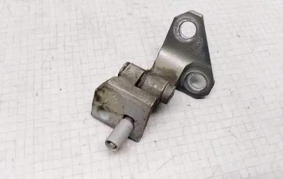 Volkswagen Golf V Front door upper hinge 1K0831402G