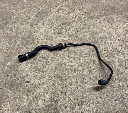 BMW 5 F10 F11 Engine coolant pipe/hose 7575435