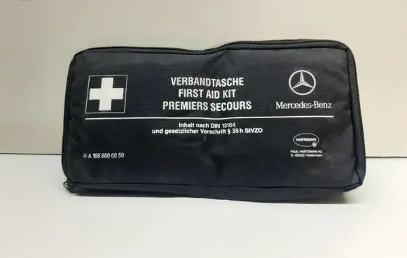 BMW 5 E60 E61 First aid kit A1688600050