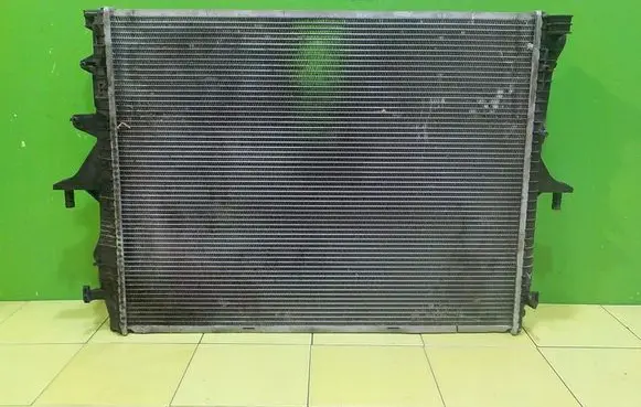 Audi Q7 4L Coolant radiator CL3