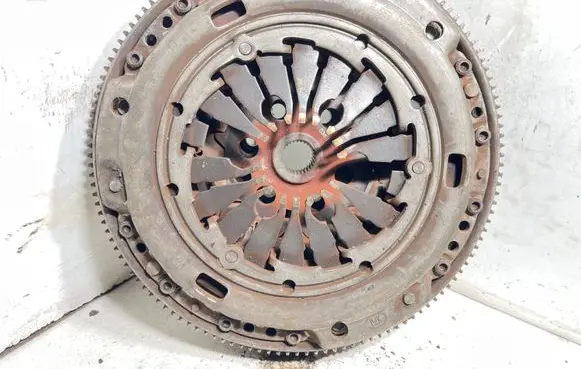 Volkswagen Golf IV Clutch set kit 038141025P