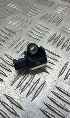 Volvo S60 Airbag deployment crash/impact sensor 31334336