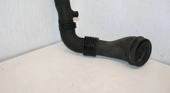 Ford Focus Air intake hose/pipe 4M519A673AE