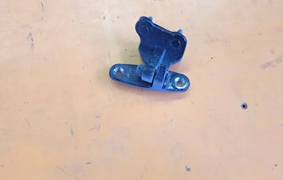 Mercedes-Benz E W212 Rear door upper hinge A047058