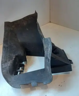 Volkswagen PASSAT B5.5 Intercooler air channel guide 3B0121467D