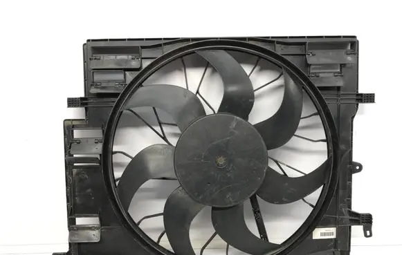 Volvo XC60 Electric radiator cooling fan 32245088