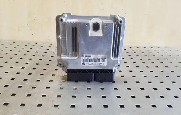 BMW X3 F25 Engine control unit/module 8513249 0281017647